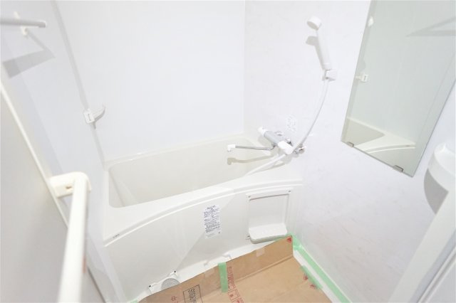 船橋市前原西２丁目のアパートの浴室|コンパクトで使いやすいお風呂です