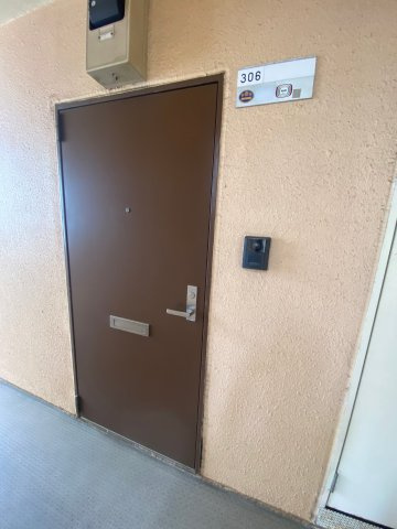 メゾンソレイユの玄関