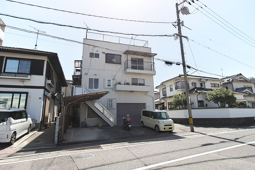 竹内アパート（仁方）の外観