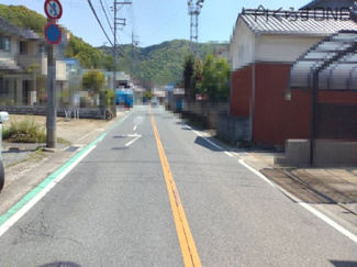 【前面道路含む現地写真】