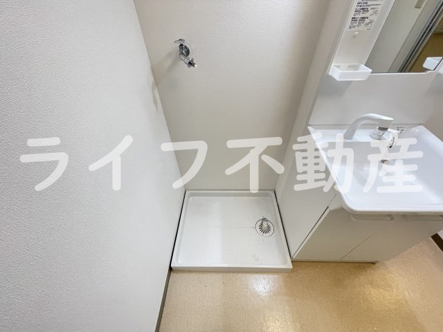 アバハイム西村の洗面所|ゆったりとスペースのある洗面所