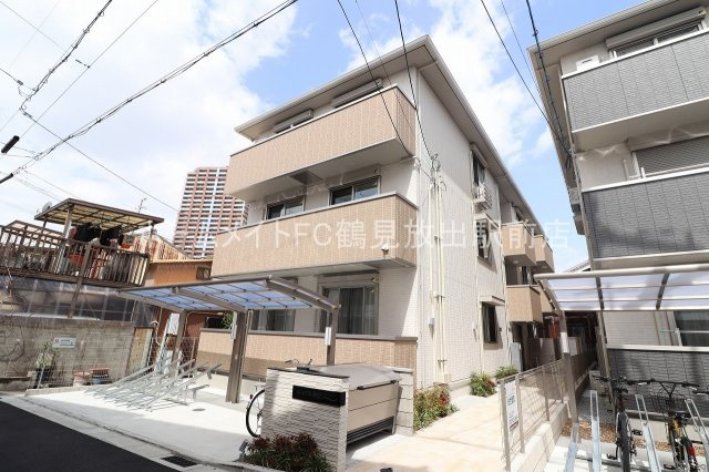 ル・コフレ放出の外観