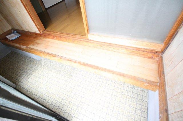 都城市都島町の一戸建ての内装|明るい色調の室内です