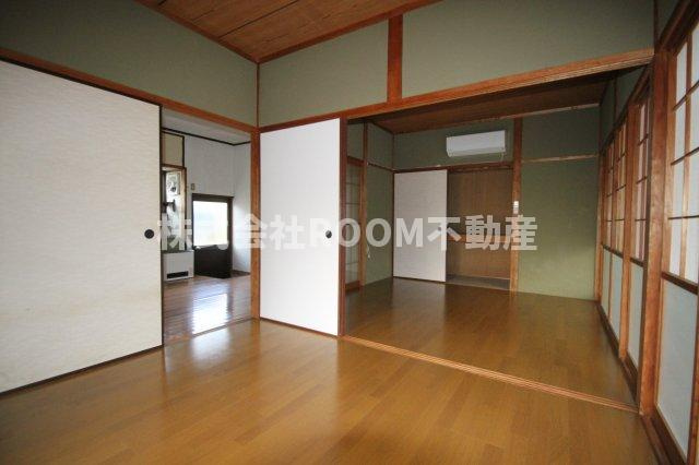 都城市都島町の一戸建ての居間・リビング|ゆったりとしたリビングです