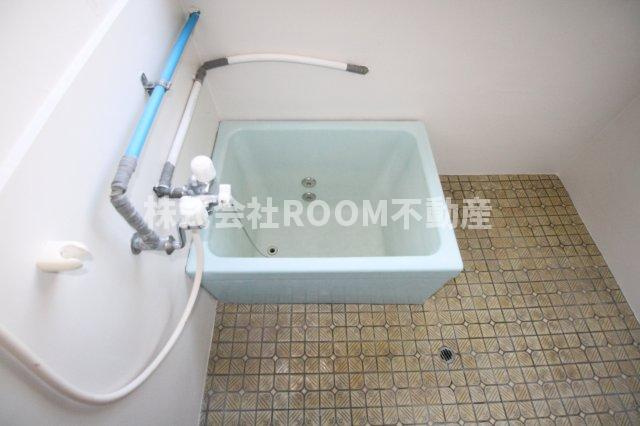 都城市都島町の一戸建ての浴室|コンパクトで使いやすいお風呂です