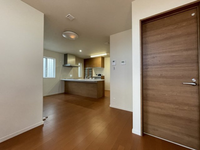 【居間・リビング】 | 大津市坂本2丁目11　中古戸建 | 2階リビング