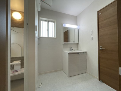 【独立洗面台】 | 大津市坂本2丁目11　中古戸建 | 2階にございます。