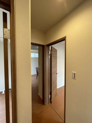 【その他共用部分】 | 大津市坂本2丁目11　中古戸建 | 1階踊り場