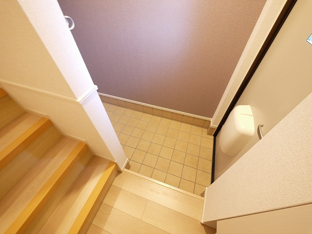 アネモスヒルズ天理Ⅰの玄関|落ち着いた玄関です