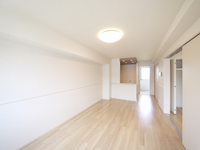 アネモスヒルズ天理Ⅰの居間・リビング|こちらの居間で趣味の時間をお楽しみください