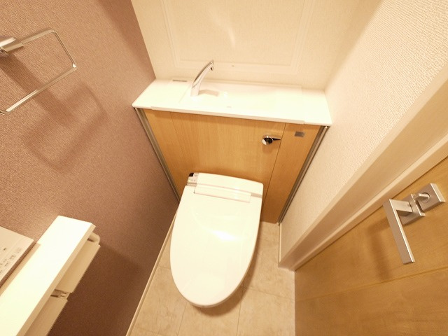 アネモスヒルズ天理Ⅰのトイレ|落ち着いた色調のトイレです