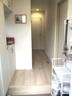 【玄関】 | 八街市八街ほ　中古戸建 | 令和4年10月築 JR総武本線八街駅徒歩約9分 オール電化 ４SLDK テレワークルーム・畳コーナー