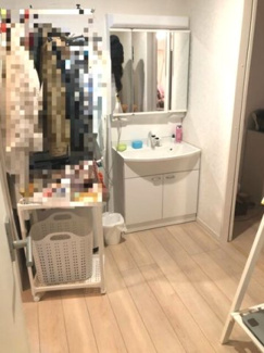 【独立洗面台】 | 八街市八街ほ　中古戸建 | 令和4年10月築 JR総武本線八街駅徒歩約9分 オール電化 ４SLDK テレワークルーム・畳コーナー