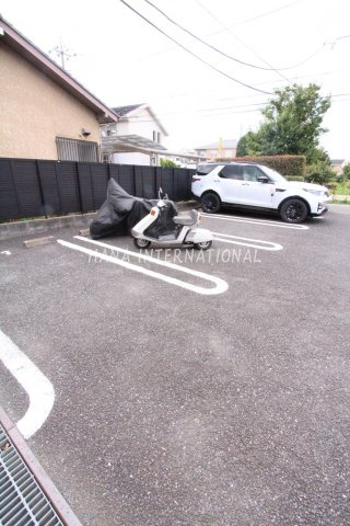 エム・シライトＢの駐車場