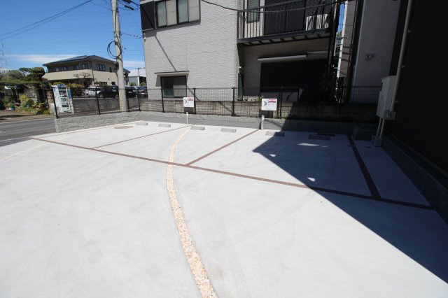 セントラル　ヴィレッジⅡの駐車場