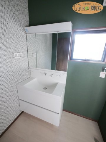 明石市二見町福里　中古戸建の独立洗面台