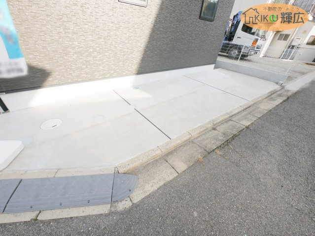 明石市二見町福里　中古戸建の駐車場