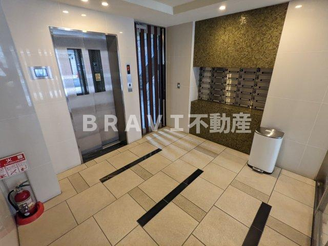 NS上町セブン BRAVI不動産のロビー