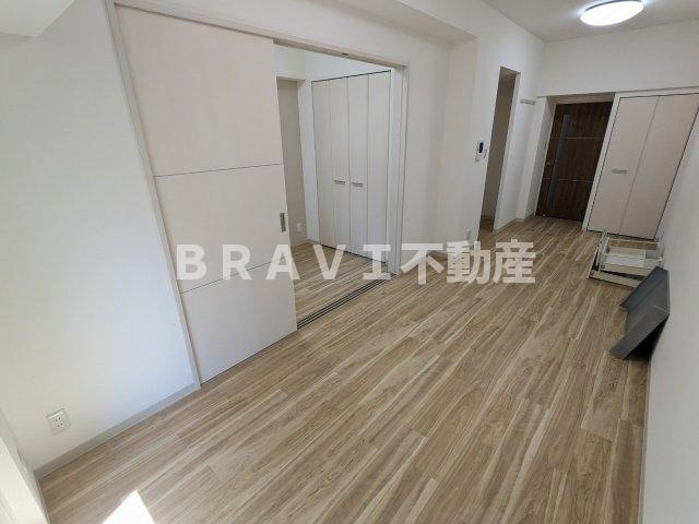 ラフィット松屋町 BRAVI不動産の居間・リビング