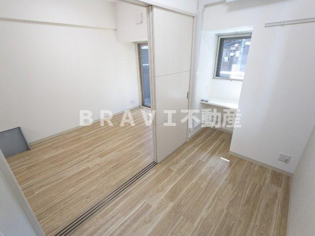 ラフィット松屋町 BRAVI不動産の洋室
