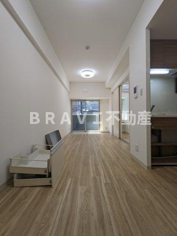 ラフィット松屋町 BRAVI不動産の居間・リビング