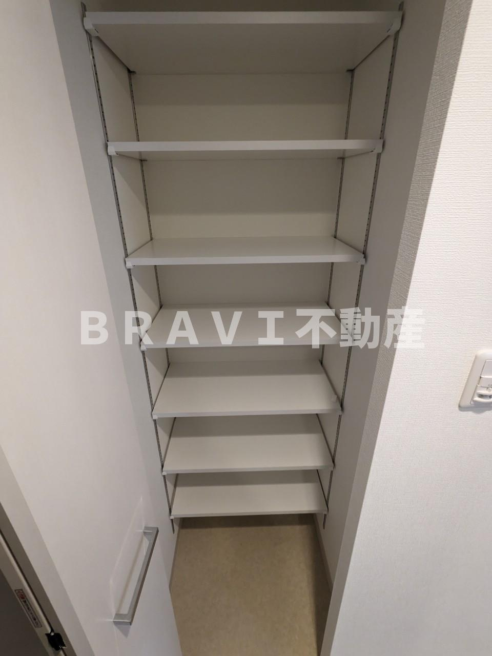 ラフィット松屋町 BRAVI不動産の玄関