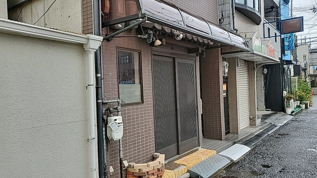 東大利店舗の外観