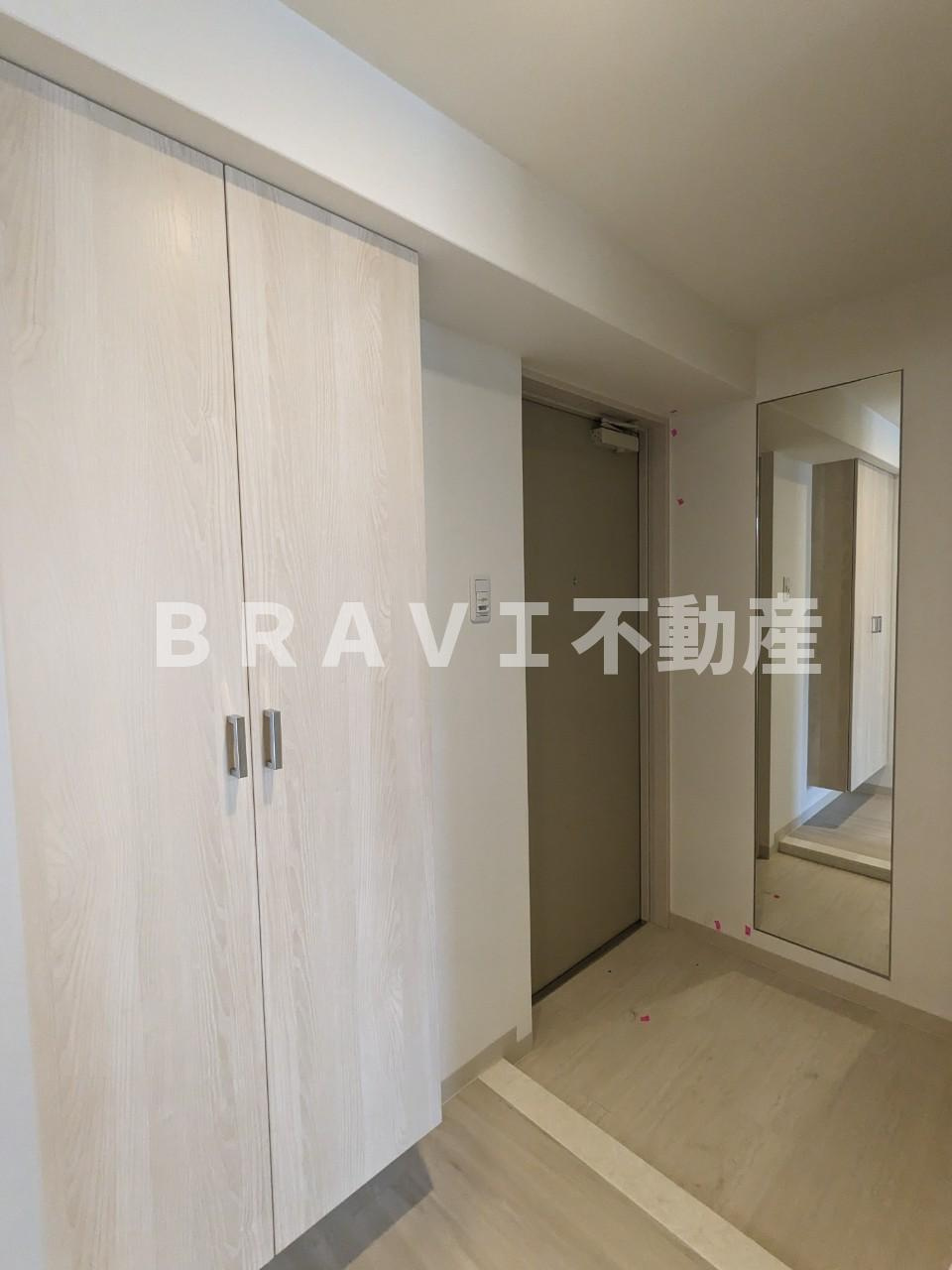 ラフィット松屋町 BRAVI不動産の玄関