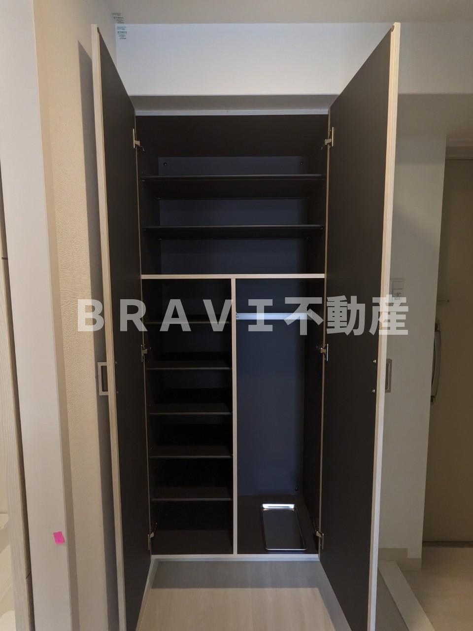 ラフィット松屋町 BRAVI不動産の玄関