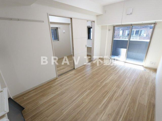 ラフィット松屋町 BRAVI不動産の洋室