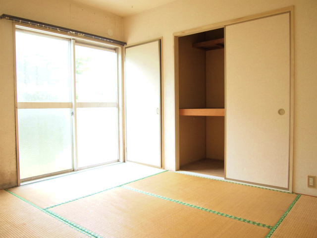 ちろりん村【キャッシュバック対象物件】の和室|ゆったりとくつろげる和室です