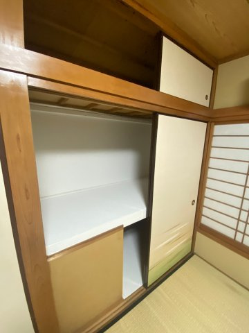 柴又5丁目貸家の収納|押入