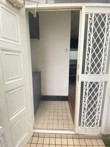 柴又5丁目貸家の玄関