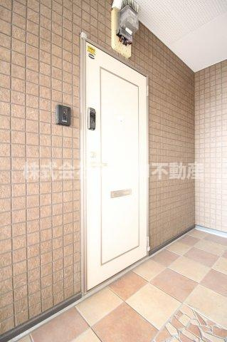 ネストプレイス金田の玄関