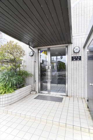 仲介手数料無料　コスモ所沢のエントランス