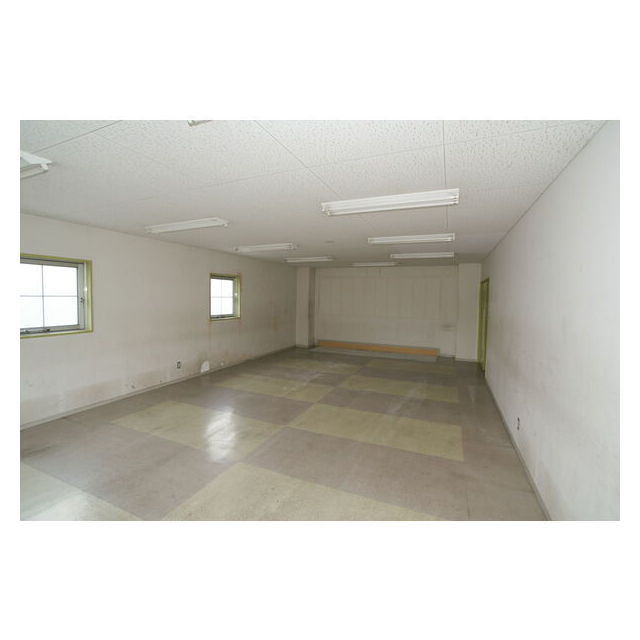 岐阜市芥見長山２丁目の店舗一部の居間・リビング