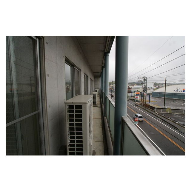 岐阜市芥見長山２丁目の店舗一部のバルコニー