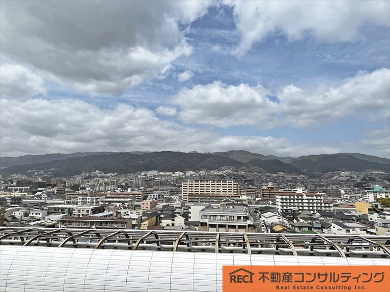 ネオコーポ東灘の駐車場