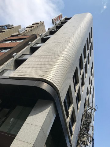 三恵ビル 本館の外観