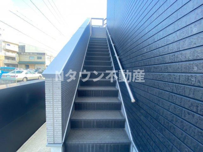 【その他共用部分】 | リブルゾン | 共用階段です