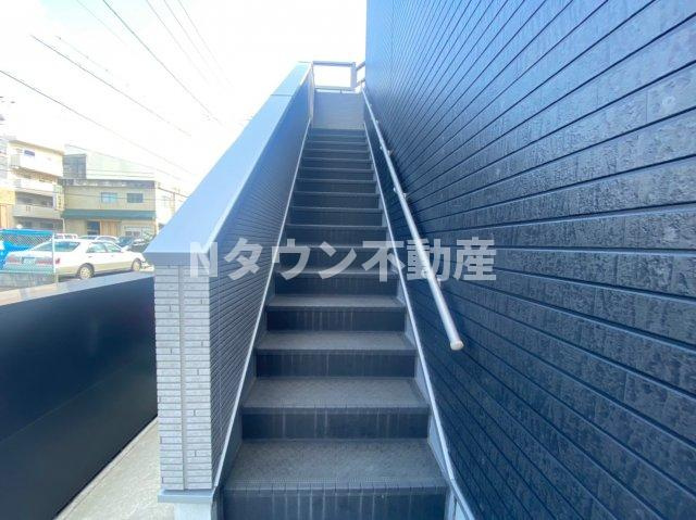 【その他共用部分】 | リブルゾン | 共用階段です