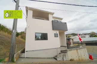 【外観】 | こちらの物件が気になるようでしたら、0120-300-697までお気軽にご連絡ください♪人生でいちばん大きなお買い物です、いつでもご案内いたします。ゆっくりご見学ください現地だからわかる事があります