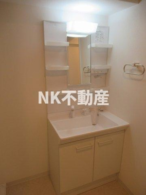 【洗面所】 | ルビアス上小阪（河内小阪賃貸） | ゆったりとスペースのある洗面所