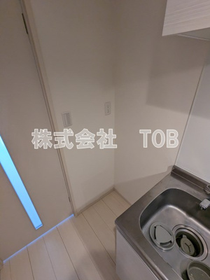 【設備】 | リブリ・菊野台 | 冷蔵庫置き場※クリーニング中の写真※