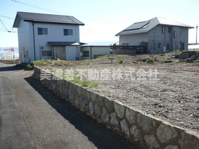 ６０２９２　安八郡神戸町斉田土地の前面道路含む現地写真