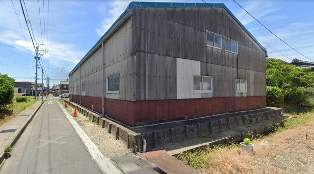 上萱津倉庫の外観