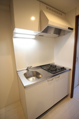 【キッチン】 | グランパシフィック北畠 | システムキッチン 3口ガスコンロで調理もしやすいですよ♪