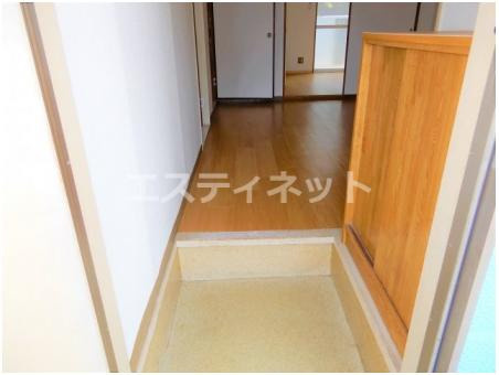 ニューシティ塩田町Bの玄関