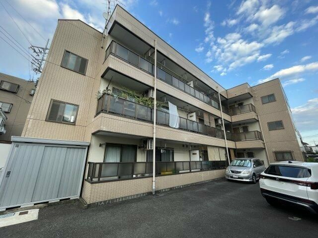 メゾンアンパーの外観