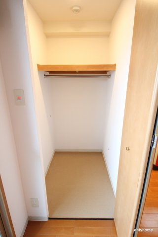 ウィスタリア京橋　仲介手数料無料の収納